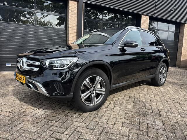 Zwart Gebruikt 2021 Mercedes GLC300 SUV | € 40.950 (Super prijs) - Afbeelding 1/4