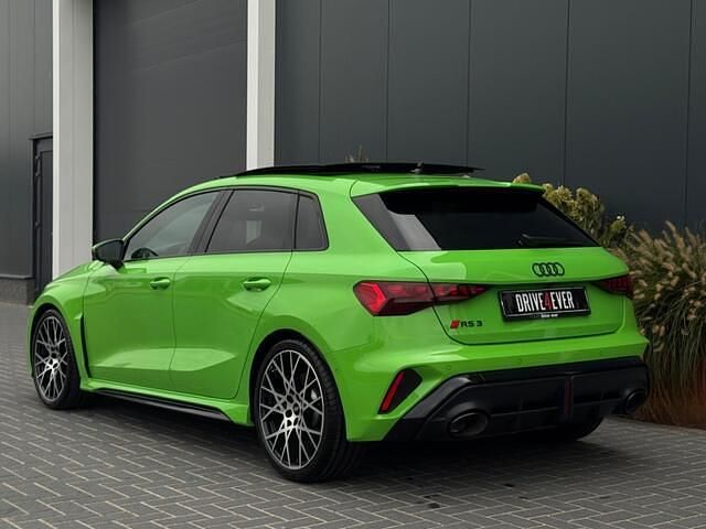 Nieuw Audi RS3 Sportback S-Line 400 PK (294 kW) 2025 Groen Hatchback