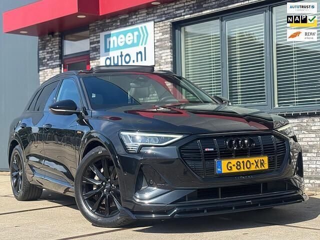 Zwart Gebruikt 2019 Audi e-tron Black Edition SUV | € 28.945 (Duur) - Afbeelding 1/4