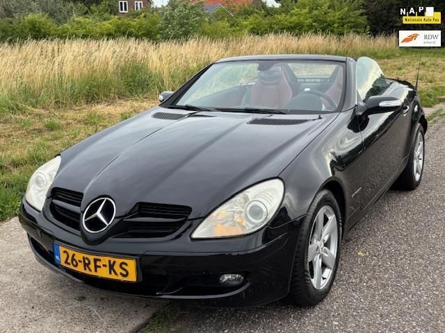 Zwart Gebruikt 2005 Mercedes SLK200 Cabriolet | € 7.499 (Iets duurder) - Afbeelding 1/4