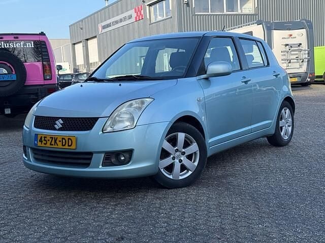 Blauw Occasion 2008 Suzuki Swift Hatchback | € 3.800 (Eerlijke prijs) - Afbeelding 1/4