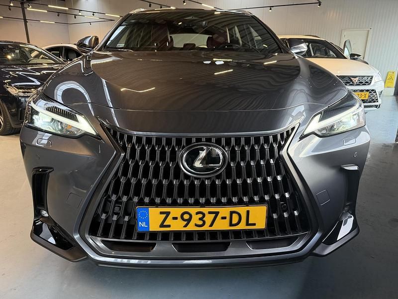 Occasion Lexus NX350h Luxury Line 244 PK (179 kW) 2023 Grijs SUV