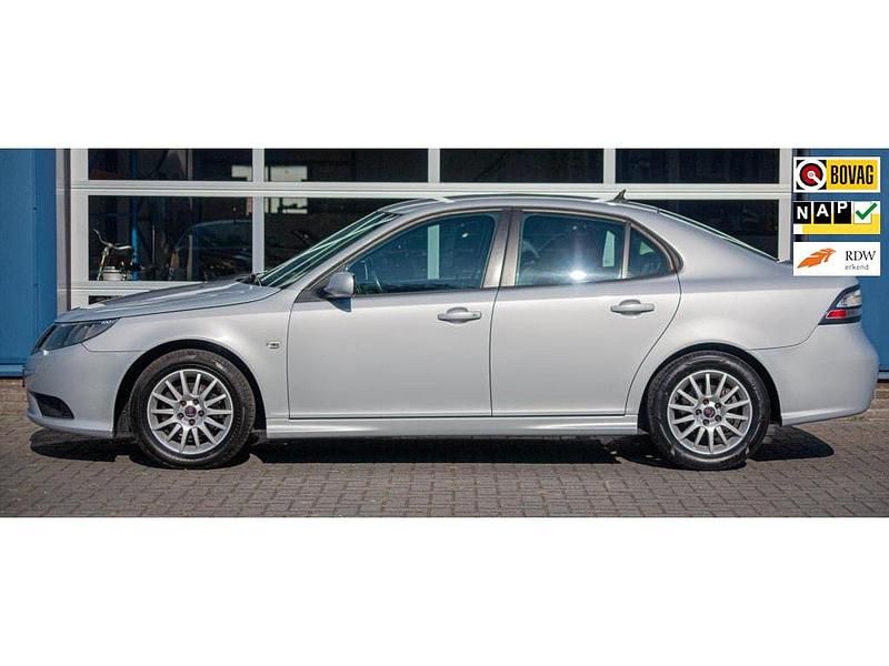 Grijs Gebruikt 2008 Saab 9-3 Vector Sedan | € 6.950 (Iets duurder) - Afbeelding 1/4