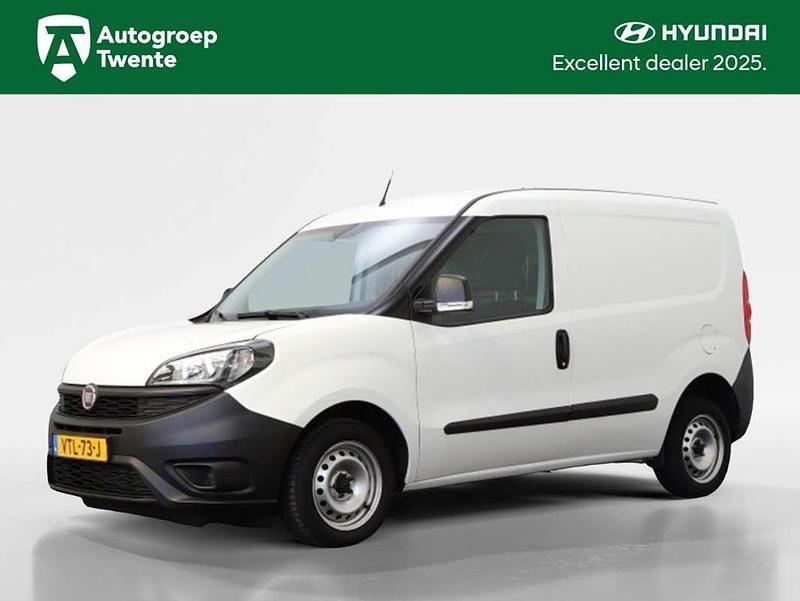 Wit Gebruikt 2023 Fiat Doblò S MPV | € 12.950 (Eerlijke prijs) - Afbeelding 1/4
