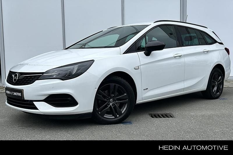 Wit Gebruikt 2022 Opel Astra Design & Tech Stationwagen | € 16.745 (Eerlijke prijs) - Afbeelding 1/4