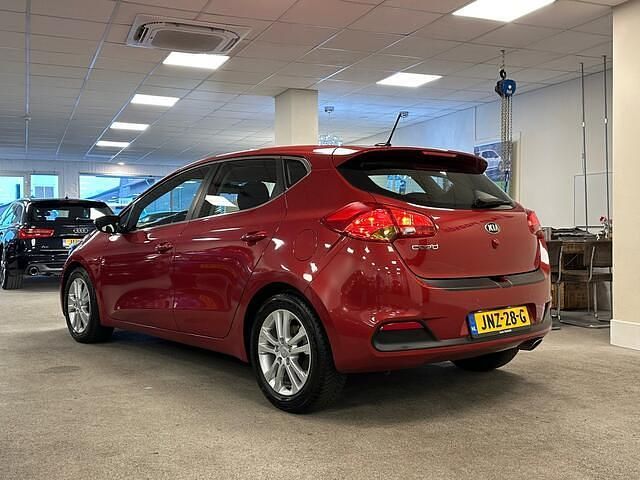Occasion Kia Ceed 135 PK (99 kW) 2014 Rood (metallic) Hatchback