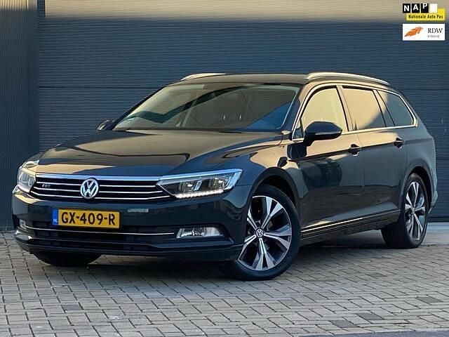 Grijs Gebruikt 2015 VW Passat Edition Stationwagen | € 7.900 (Eerlijke prijs) - Afbeelding 1/4