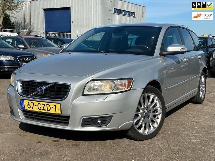 Gebruikt 2008 Volvo V50 Momentum Stationwagen | € 3.650 - Afbeelding 1/4