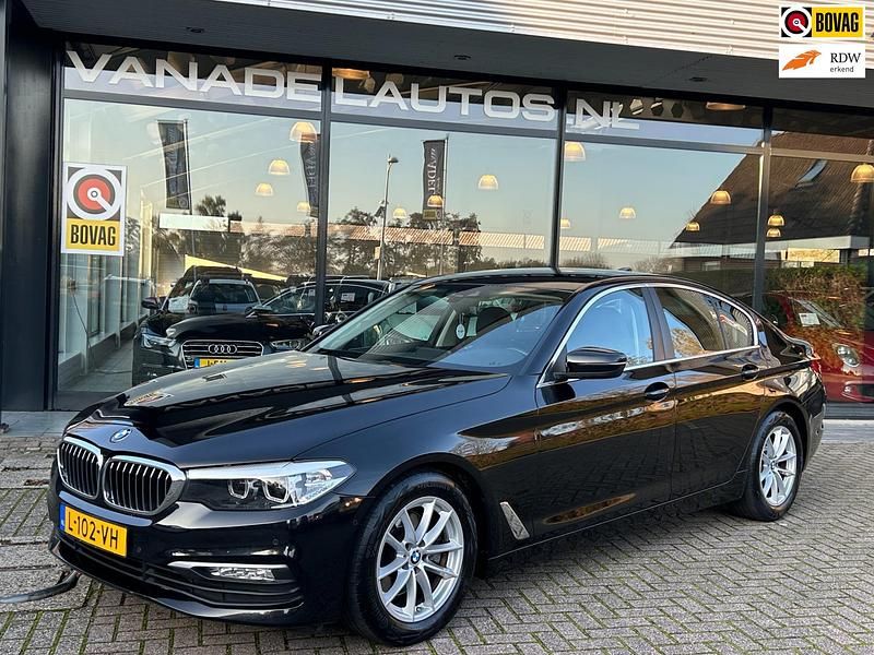 Zwart Occasion 2017 BMW 520 Executive Sedan | € 17.999 (Eerlijke prijs) - Afbeelding 1/4
