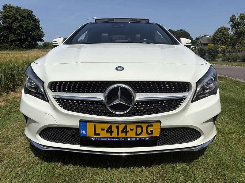 Wit Gebruikt 2016 Mercedes CLA180 AMG line Sedan | € 15.995 - Afbeelding 1/4