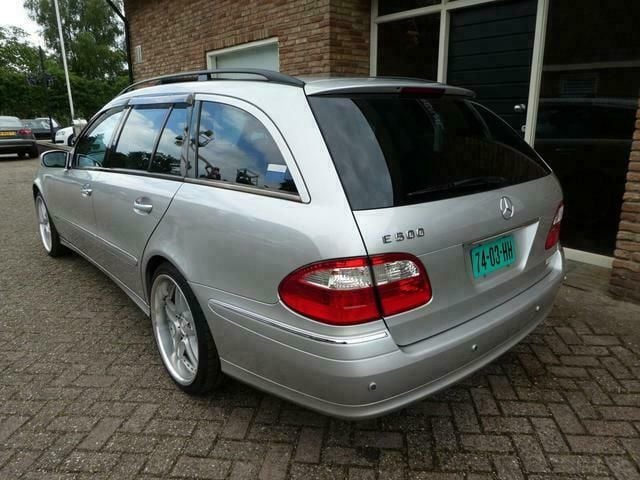 Occasion Mercedes E500 Avantgarde 306 PK (225 kW) 2005 Grijs, metallic lak Stationwagen