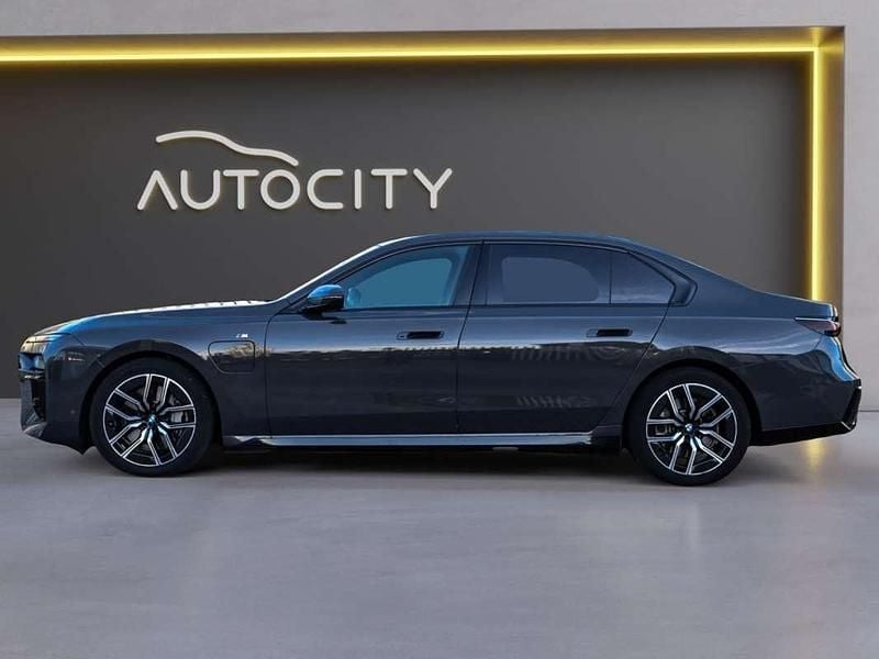 Occasion BMW 750 M Sport 489 PK (359 kW) 2025 Grijs Sedan