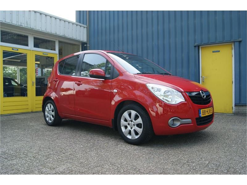 Rood Gebruikt 2008 Opel Agila Enjoy Hatchback | € 3.995 (Iets duurder) - Afbeelding 1/4