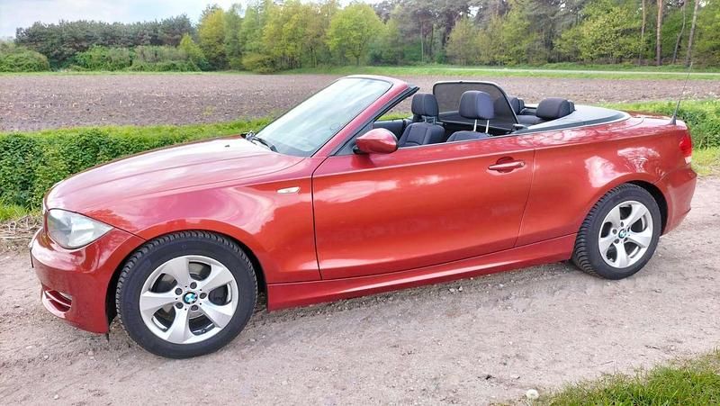 Rood Gebruikt 2008 BMW 118 Cabriolet Executive Cabriolet | € 6.999 (Iets duurder) - Afbeelding 1/4