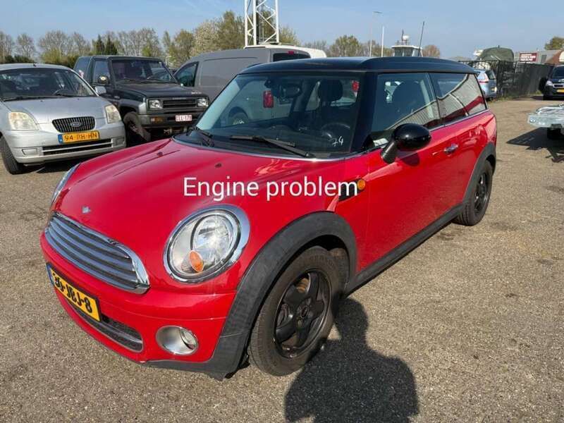 Rood Gebruikt 2009 Mini Cooper Clubman Stationwagen | € 2.000 (Super prijs) - Afbeelding 1/4