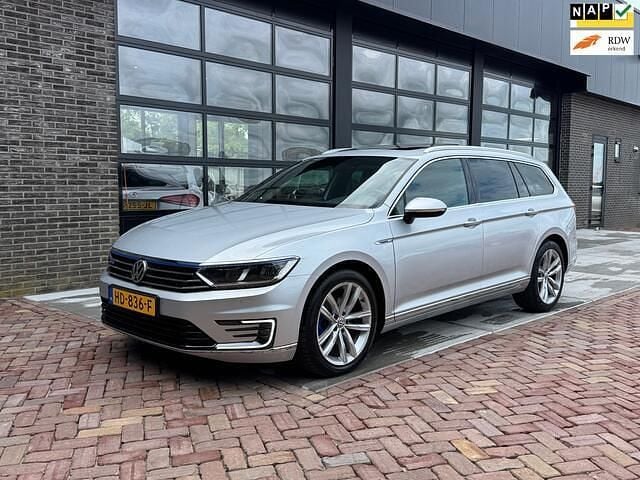 Grijs Gebruikt 2015 VW Passat Highline Stationwagen | € 14.975 (Eerlijke prijs) - Afbeelding 1/4