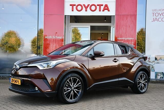 Bruin Gebruikt 2019 Toyota C-HR Executive SUV | € 23.999 (Duur) - Afbeelding 1/4