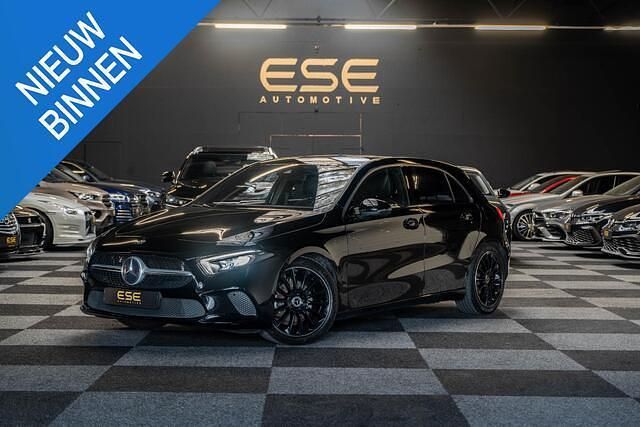 Zwart Gebruikt 2019 Mercedes A160 Hatchback | € 16.495 (Eerlijke prijs) - Afbeelding 1/4