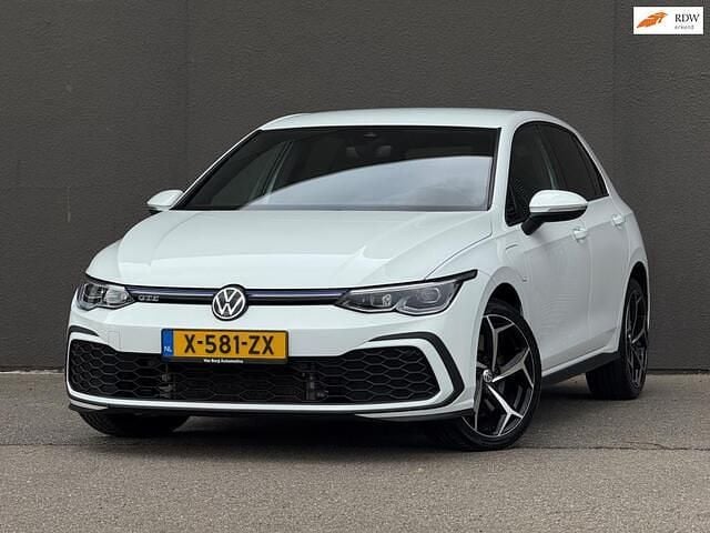 Wit Gebruikt 2021 VW Golf VIII GTE Hatchback | € 24.450 (Goede deal) - Afbeelding 1/4