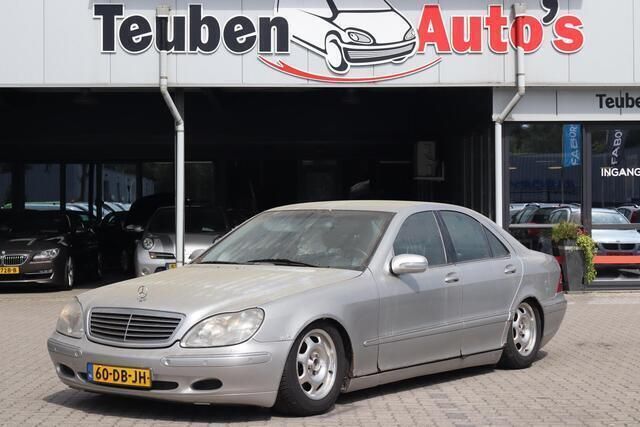 Grijs Gebruikt 1999 Mercedes S320 Sedan | € 2.495 - Afbeelding 1/4