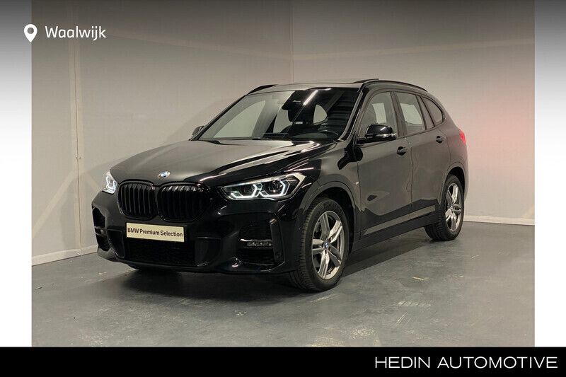 Zwart Gebruikt 2020 BMW X1 Executive SUV | € 36.880 (Duur) - Afbeelding 1/4
