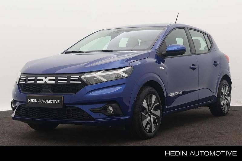 Blauw Gebruikt 2024 Dacia Sandero Expression Hatchback | € 19.950 (Eerlijke prijs) - Afbeelding 1/3