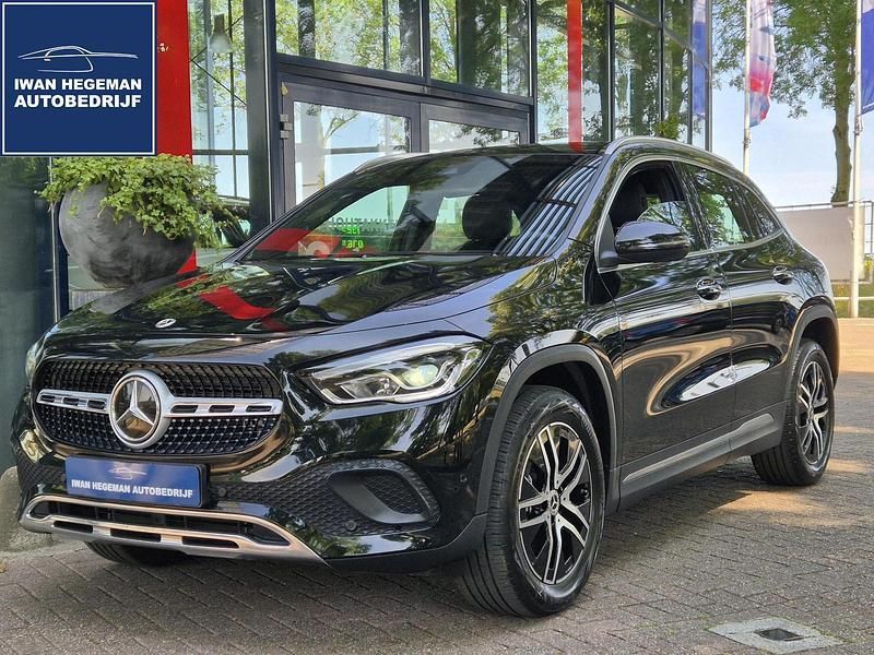 Zwart Gebruikt 2022 Mercedes GLA250 SUV | € 39.690 (Goede deal) - Afbeelding 1/3