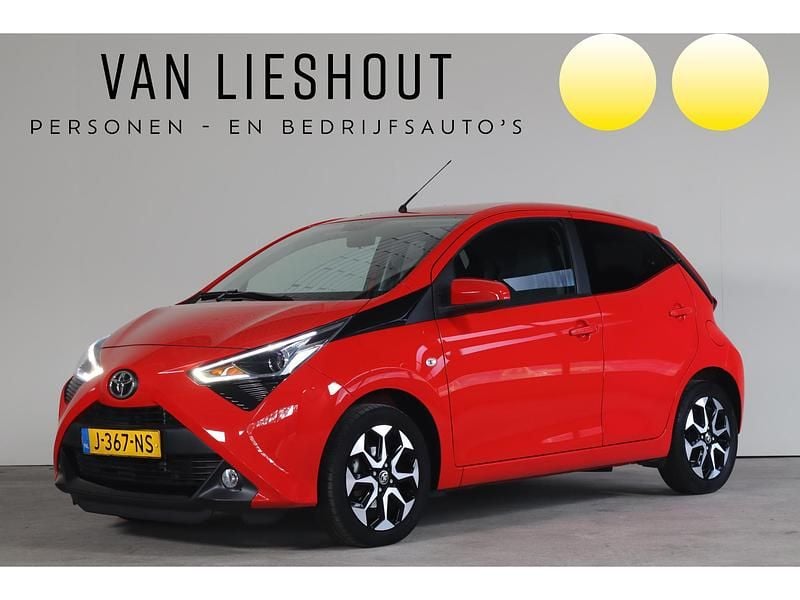 Rood Gebruikt 2020 Toyota Aygo Play Hatchback | € 15.650 (Eerlijke prijs) - Afbeelding 1/4