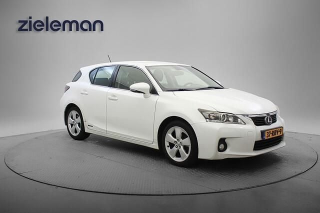 Wit Gebruikt 2011 Lexus CT200h Hatchback | € 8.645 (Iets duurder) - Afbeelding 1/4