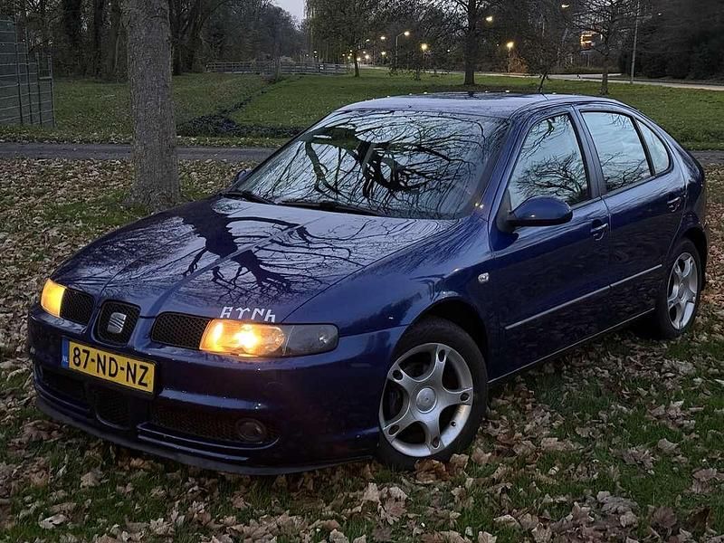 Occasion Seat Leon 105 PK (77 kW) 2003 Blauw Hatchback
