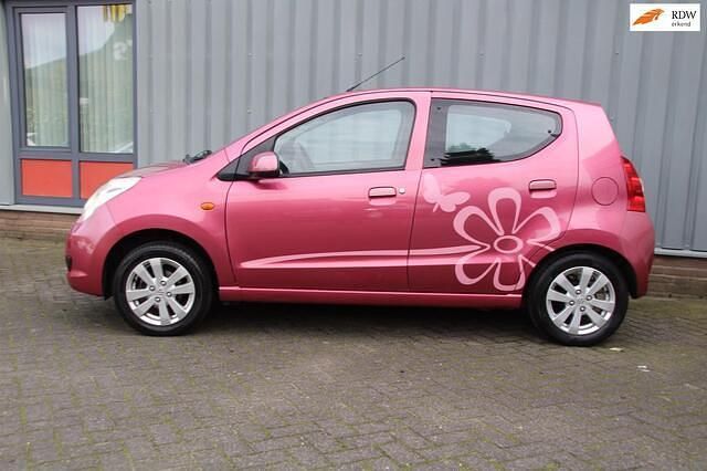 Roze Gebruikt 2010 Suzuki Alto Exclusive Hatchback | € 3.249 (Eerlijke prijs) - Afbeelding 1/4