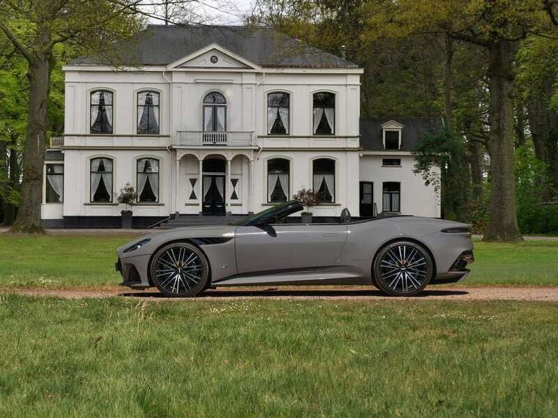 Grijs Gebruikt 2021 Aston Martin DBS Cabriolet | € 299.500 - Afbeelding 1/4