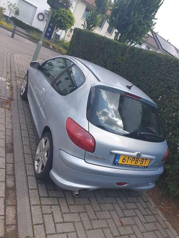 Grijs Gebruikt 2001 Peugeot 206 Hatchback | € 999 (Eerlijke prijs) - Afbeelding 1/4