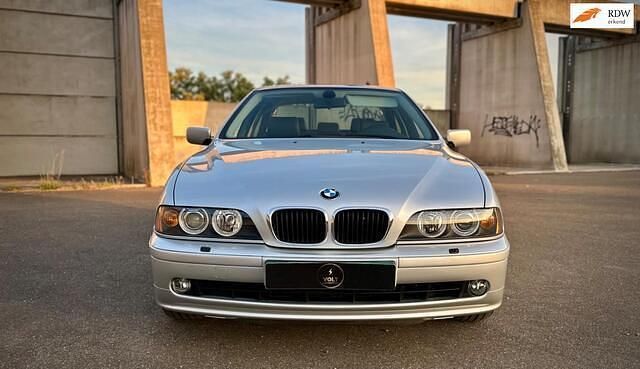 Zilver Gebruikt 2001 BMW 530 Executive Sedan | € 18.450 - Afbeelding 1/4