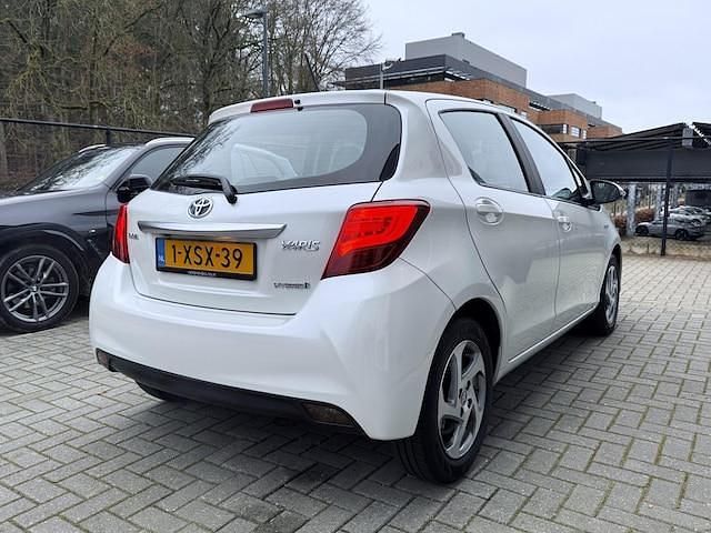 Occasion Toyota Yaris Hybrid 75 PK (55 kW) 2014 Wit Hatchback
