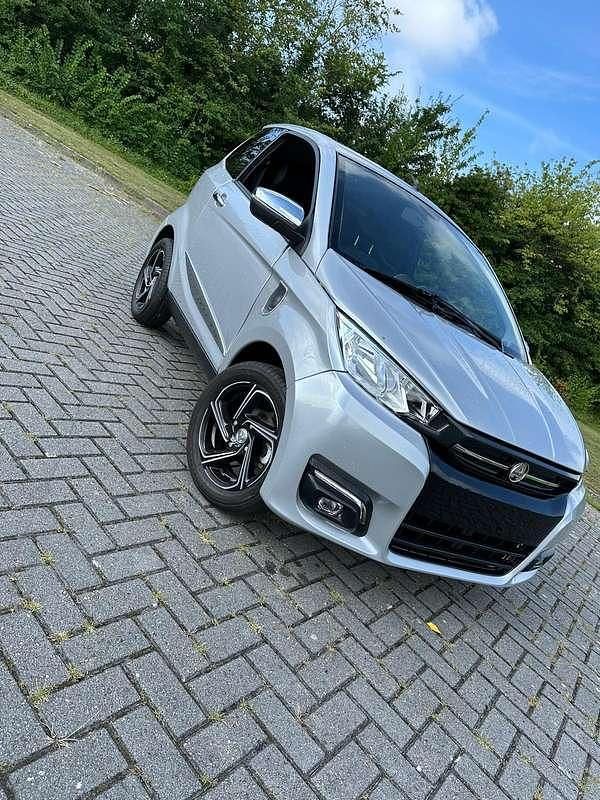 Grijs Gebruikt 2020 Aixam Crossline Pack Hatchback | € 9.750 - Afbeelding 1/4