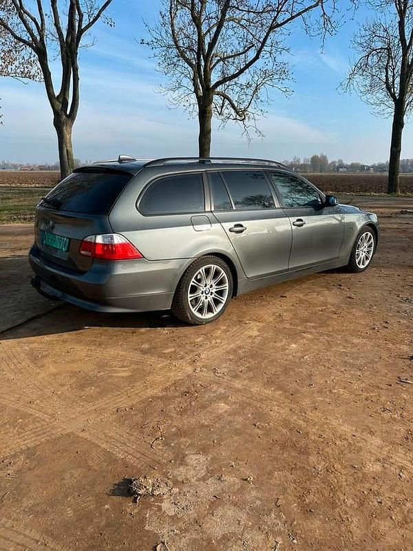 Occasion BMW 530 258 PK (189 kW) 2005 Grijs Stationwagen