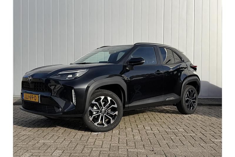 Nieuw Toyota Yaris Cross Limited 84 PK (61 kW) 2025 Zwart SUV