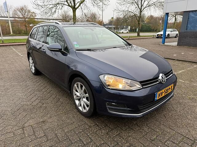 Occasion VW Golf VII Highline 110 PK (80 kW) 2016 Blauw Stationwagen