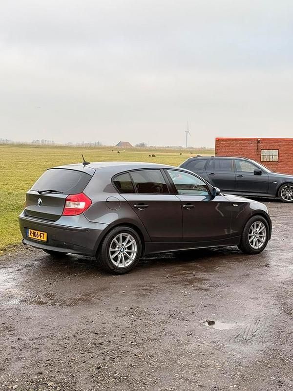 Occasion BMW 118 129 PK (94 kW) 2005 Grijs Hatchback
