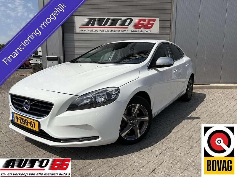 Wit Gebruikt 2014 Volvo V40 Business Edition Stationwagen | € 5.495 (Goede deal) - Afbeelding 1/4