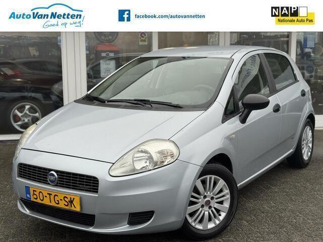 Grijs, metallic lak Gebruikt 2006 Fiat Grande Punto Active Hatchback | € 2.750 - Afbeelding 1/4