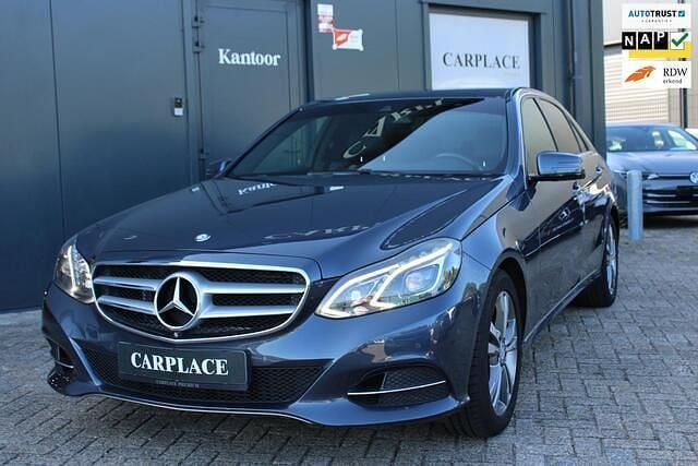 Blauw Gebruikt 2015 Mercedes E200 Ambition Sedan | € 18.450 (Eerlijke prijs) - Afbeelding 1/4