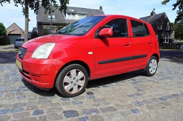 Rood Gebruikt 2006 Kia Picanto 2 Hatchback | € 850 (Eerlijke prijs) - Afbeelding 1/4