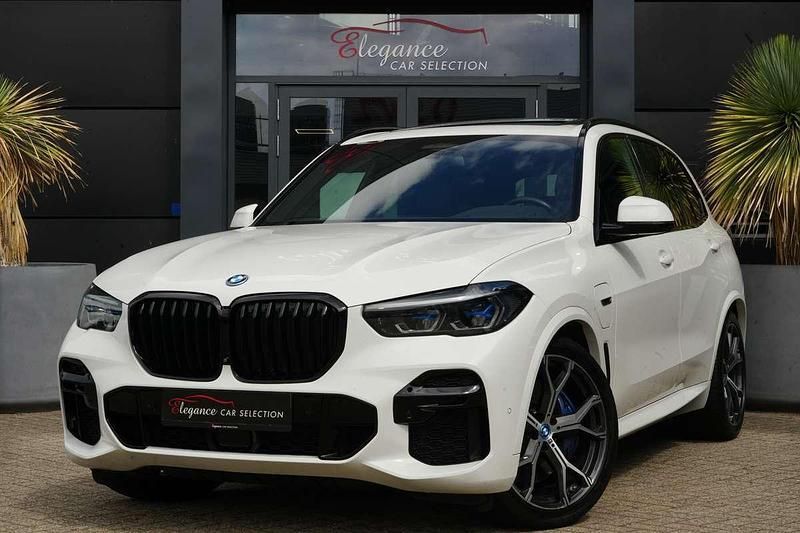 Wit, metallic lak Gebruikt 2022 BMW X5 Executive SUV | € 64.950 (Eerlijke prijs) - Afbeelding 1/4
