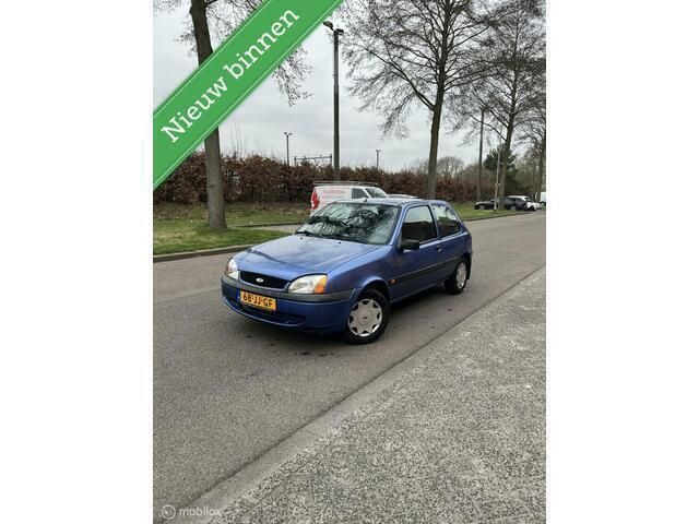 Blauw Gebruikt 2002 Ford Fiesta Hatchback | € 750 (Goede deal) - Afbeelding 1/4