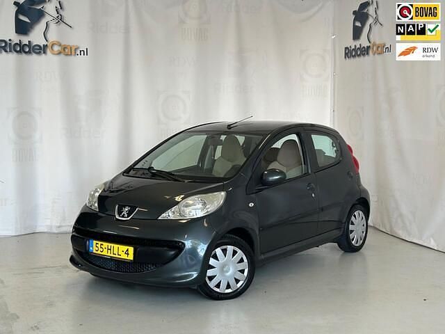 Grijs Gebruikt 2009 Peugeot 107 Hatchback | € 2.399 (Eerlijke prijs) - Afbeelding 1/4