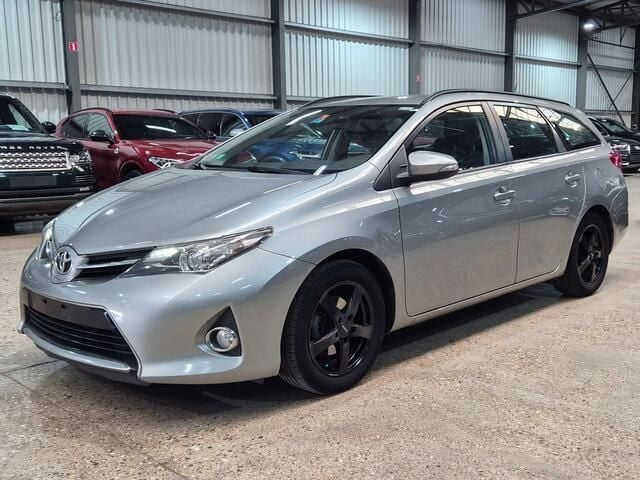 Grijs Gebruikt 2014 Toyota Auris PURE Stationwagen | € 6.400 (Eerlijke prijs) - Afbeelding 1/4