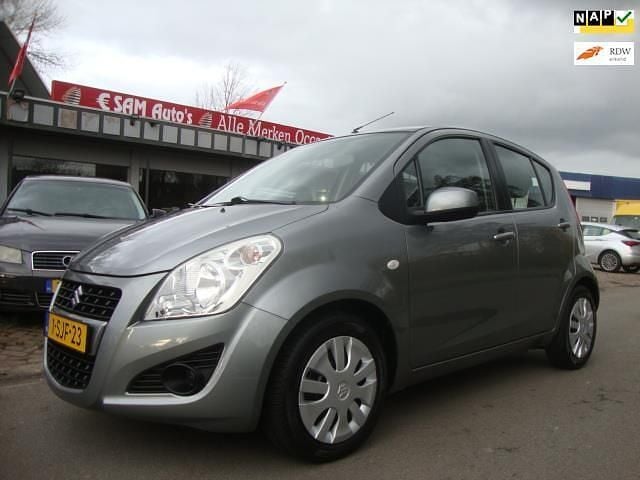 Grijs Occasion 2013 Suzuki Splash Comfort Hatchback | € 3.995 (Eerlijke prijs) - Afbeelding 1/4