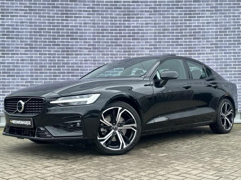 Zwart Gebruikt 2023 Volvo S60 Ultimate Sedan | € 38.399 (Eerlijke prijs) - Afbeelding 1/4